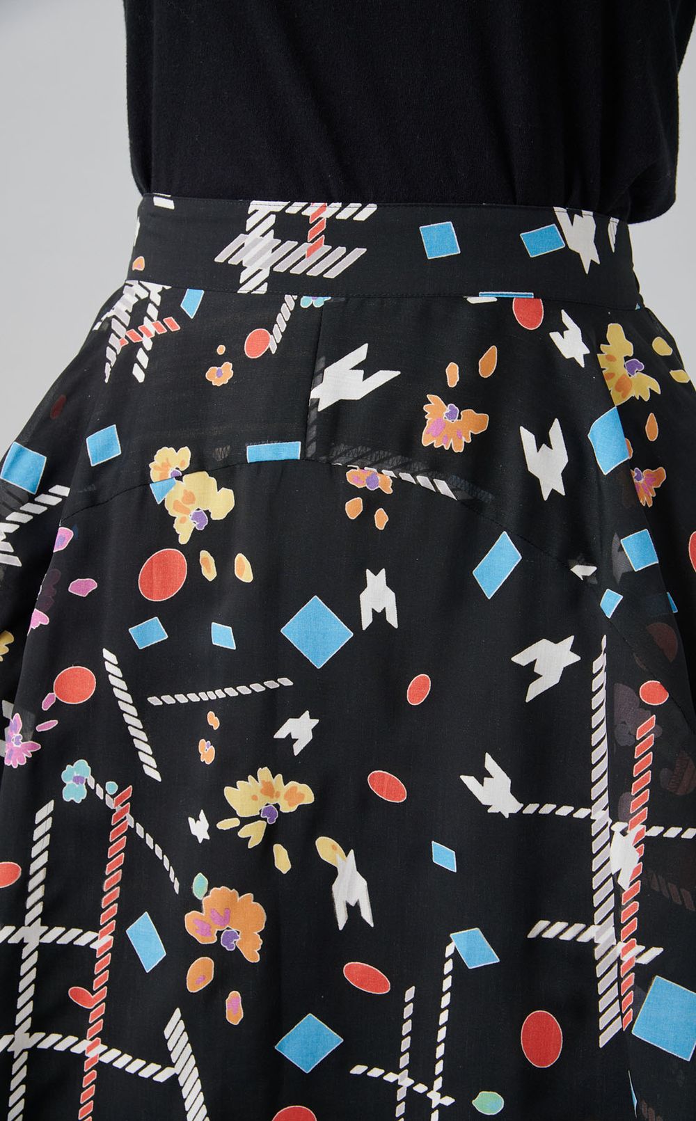 ウィンドブローマルチボールスカート