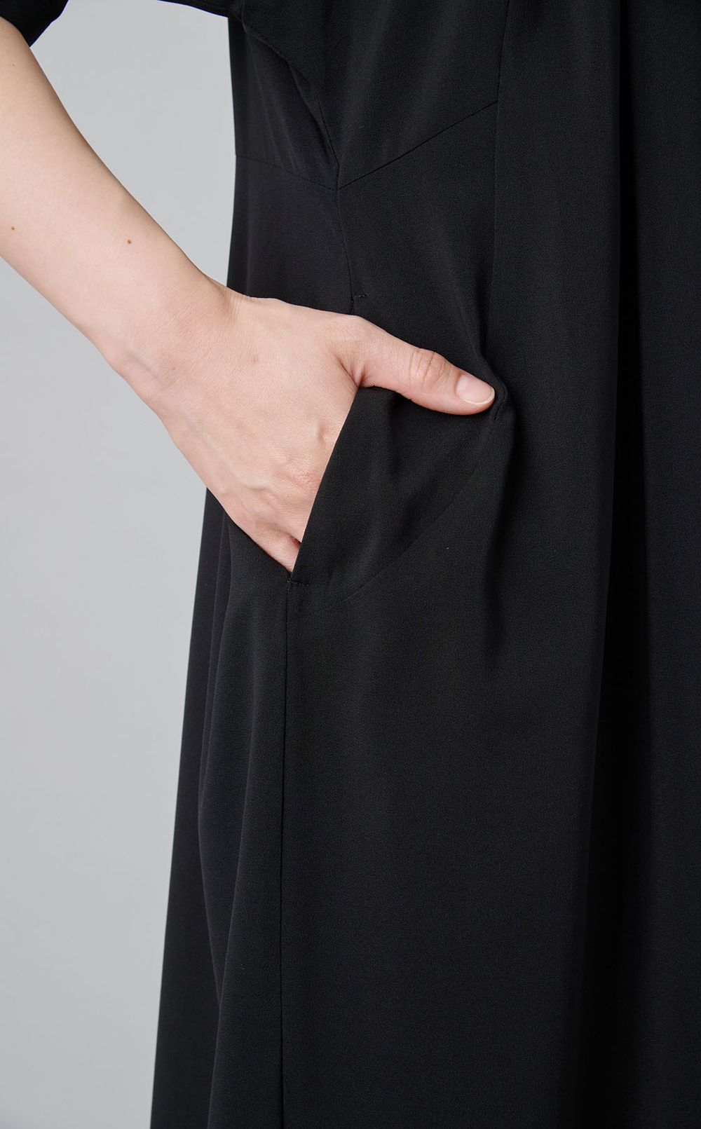 Vネックドローコードギャザーワンピース