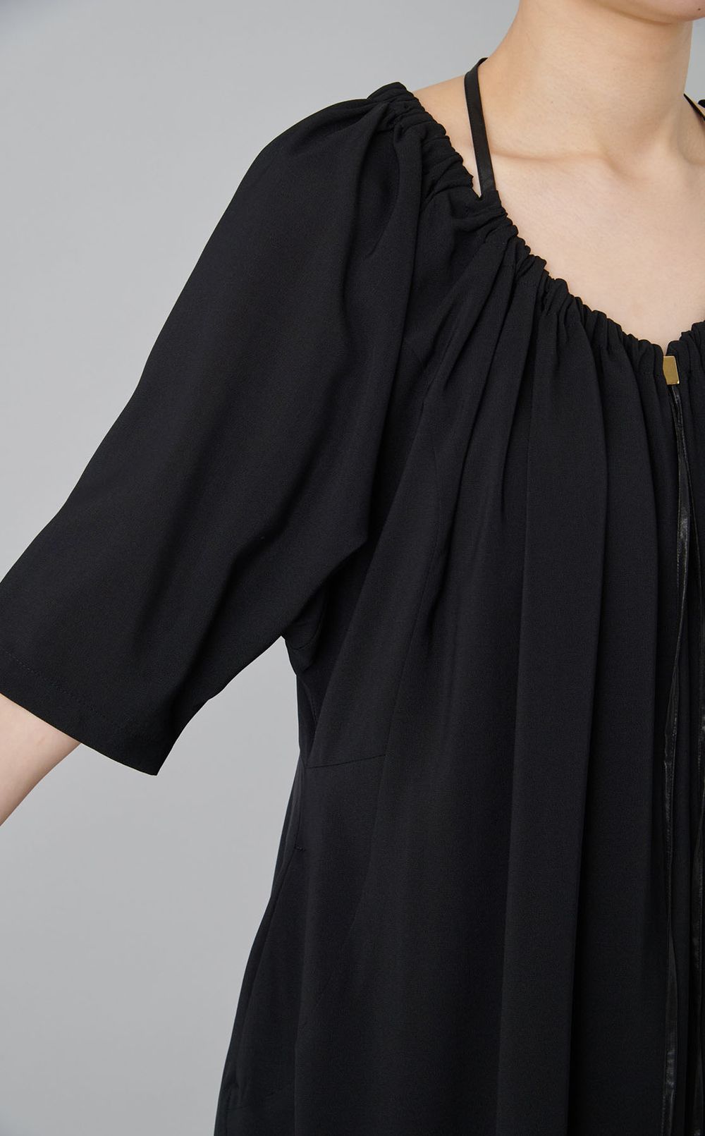 Vネックドローコードギャザーワンピース