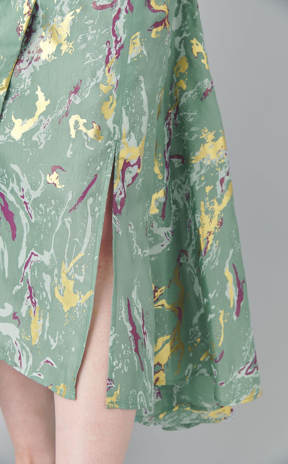 フラワー箔プリントラップスカート