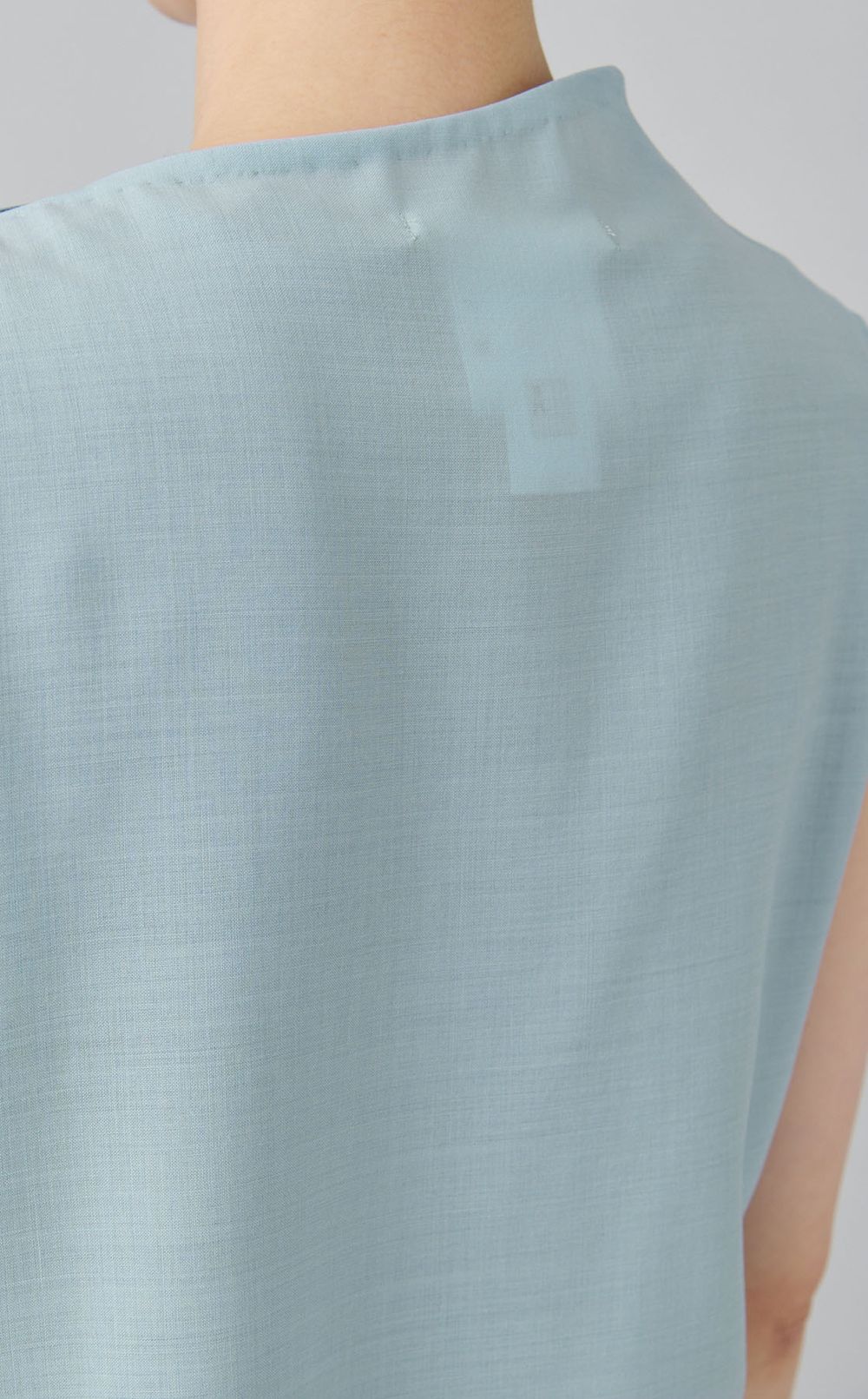 LEVIサマーウールノースリーブブラウス