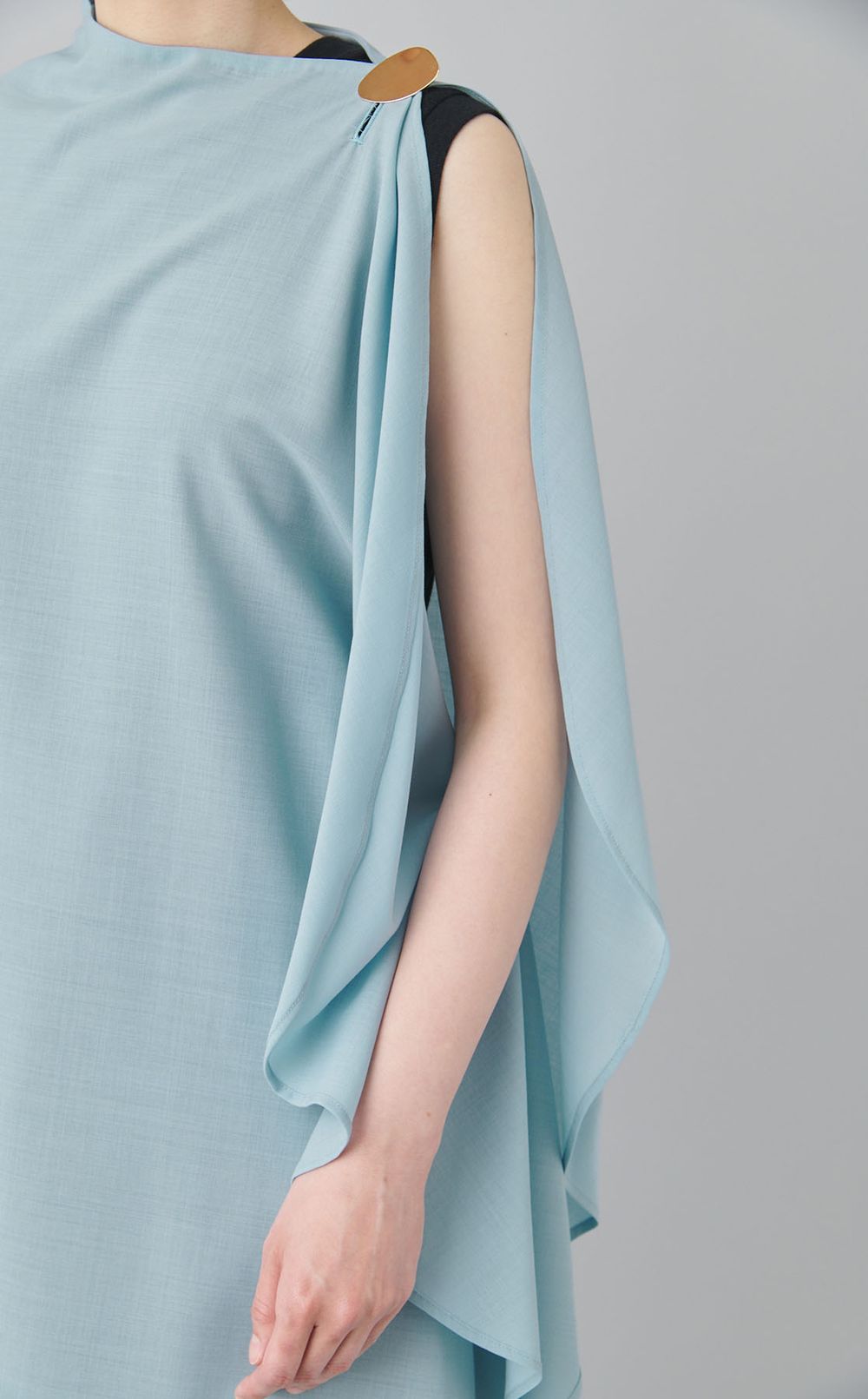 LEVIサマーウールノースリーブブラウス