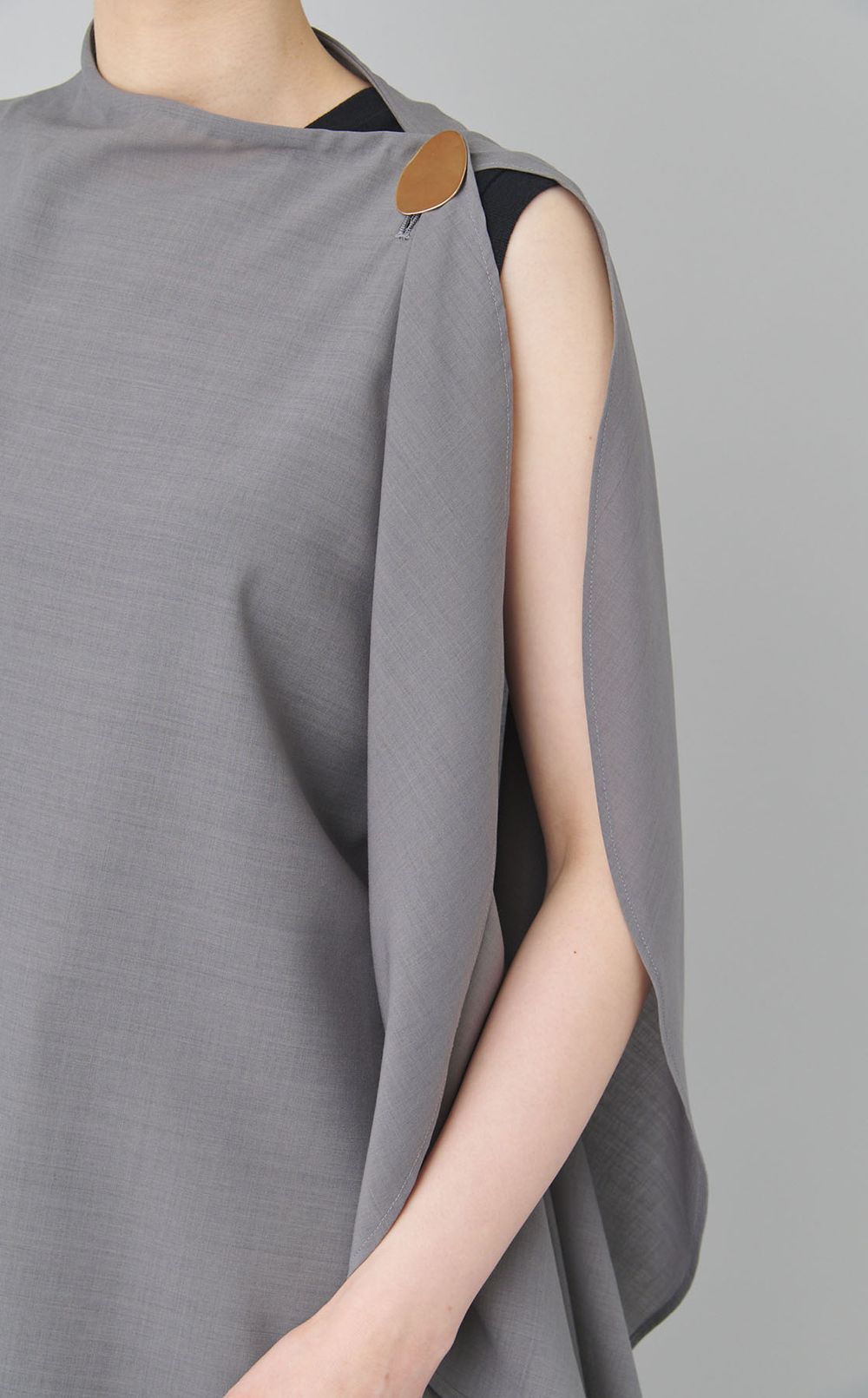 LEVIサマーウールノースリーブブラウス