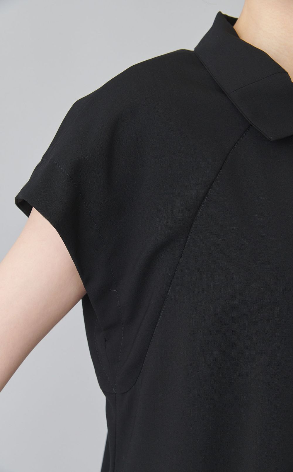 LIMAサマーウールハイネックブラウス