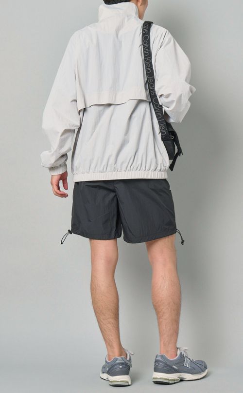 エッセンシャルスタンドカラージャケット