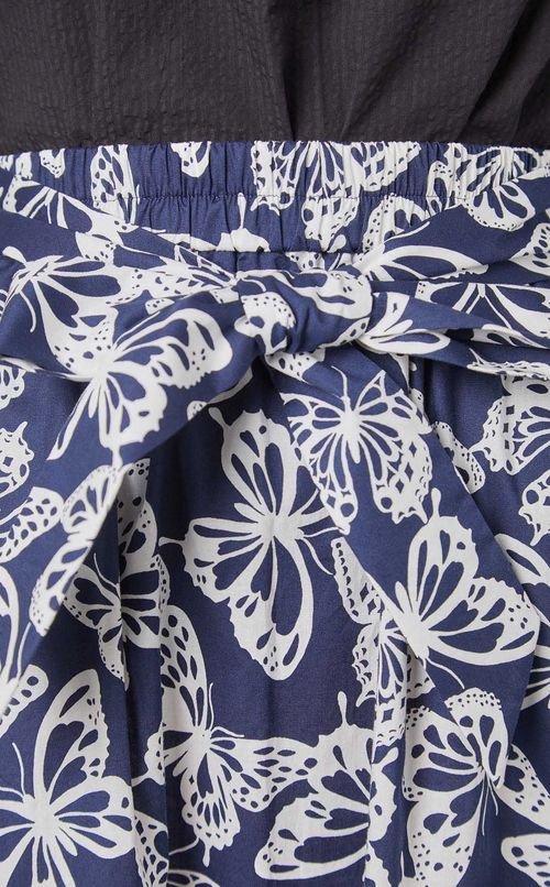 バタフライプリントフレアスカート