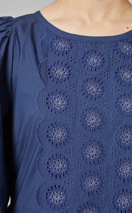 エンブロイダリーワンピース