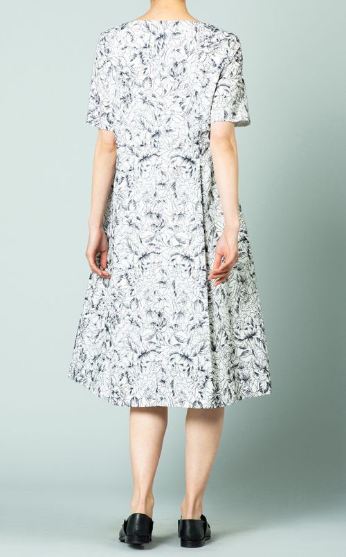 フラワープリントワンピース