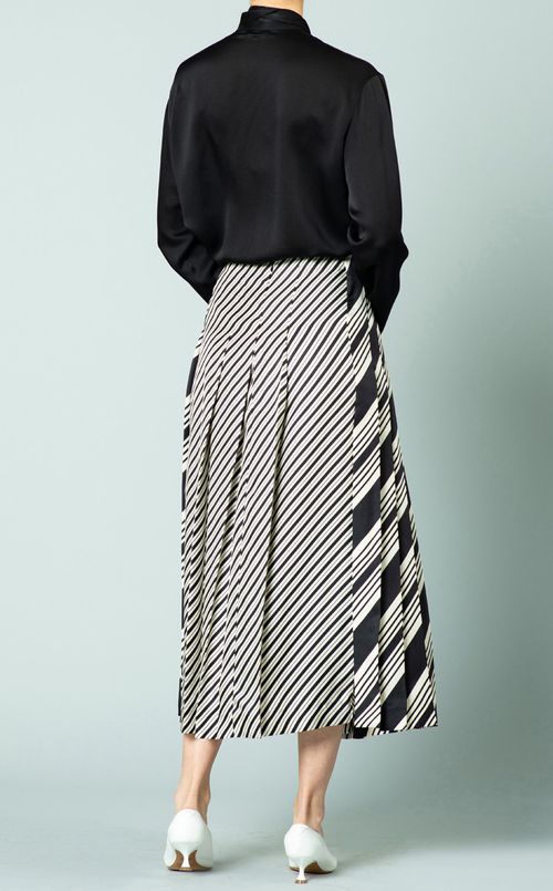 シルクボウタイブラウス