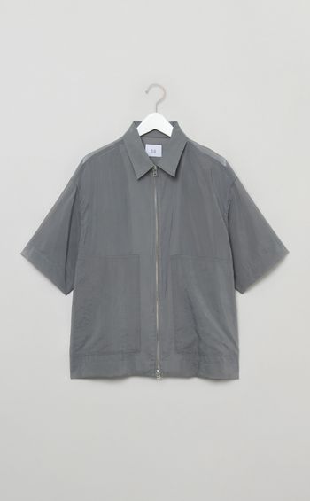 《手洗い可》ジップアップショートスリーブシャツ