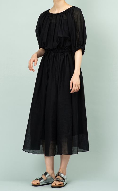 パフスリーブロングワンピース