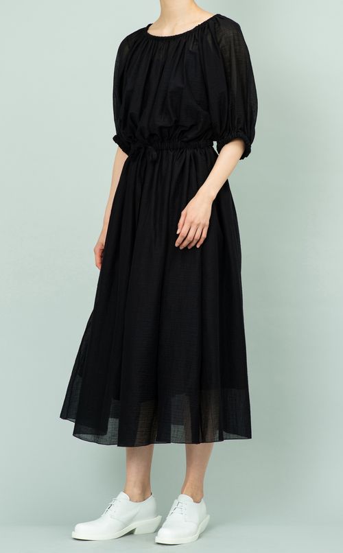 パフスリーブロングワンピース