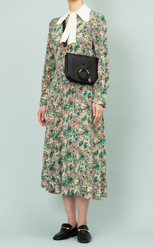 フラワープリントロングワンピース