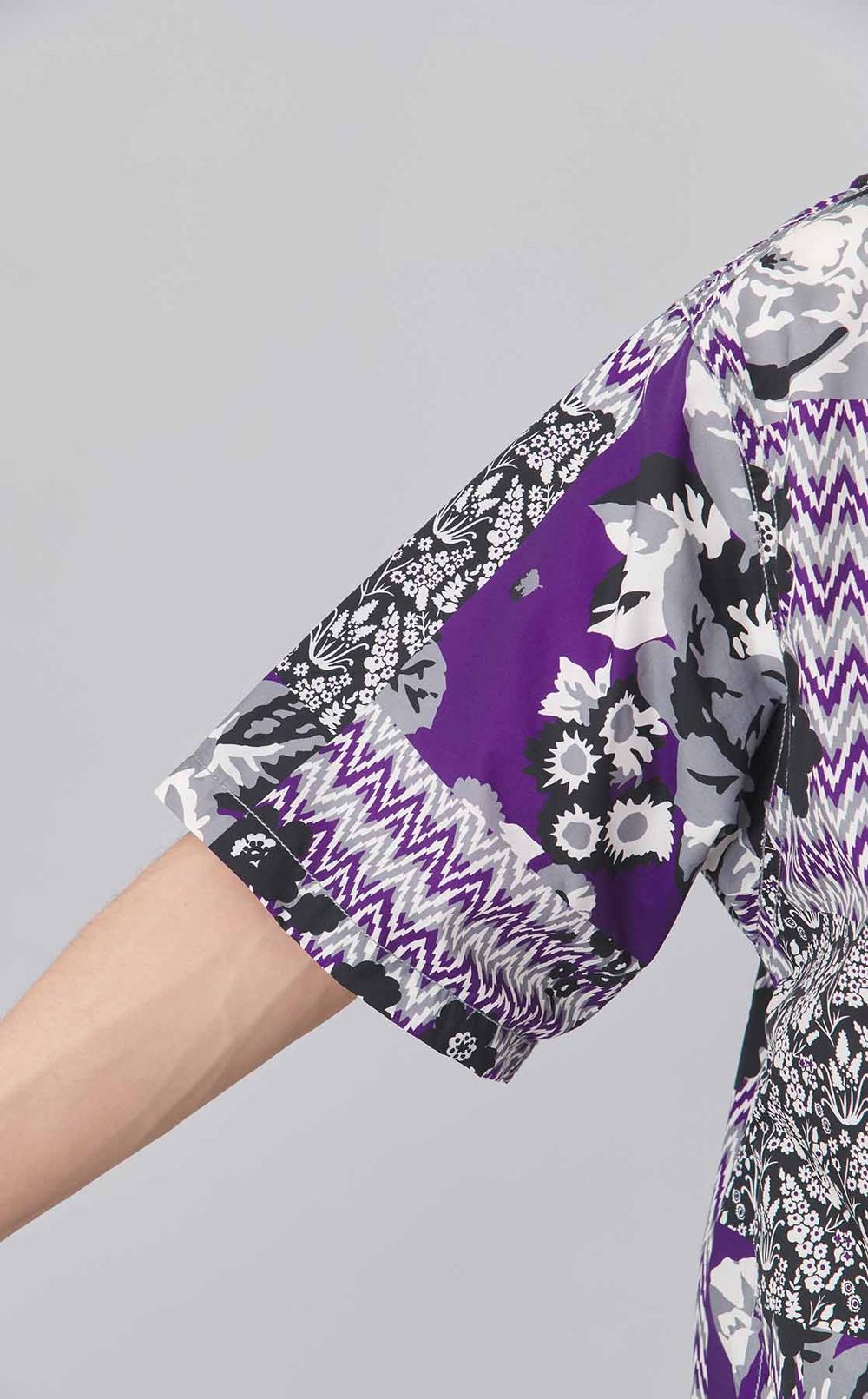 フラワープリントプルオーバー