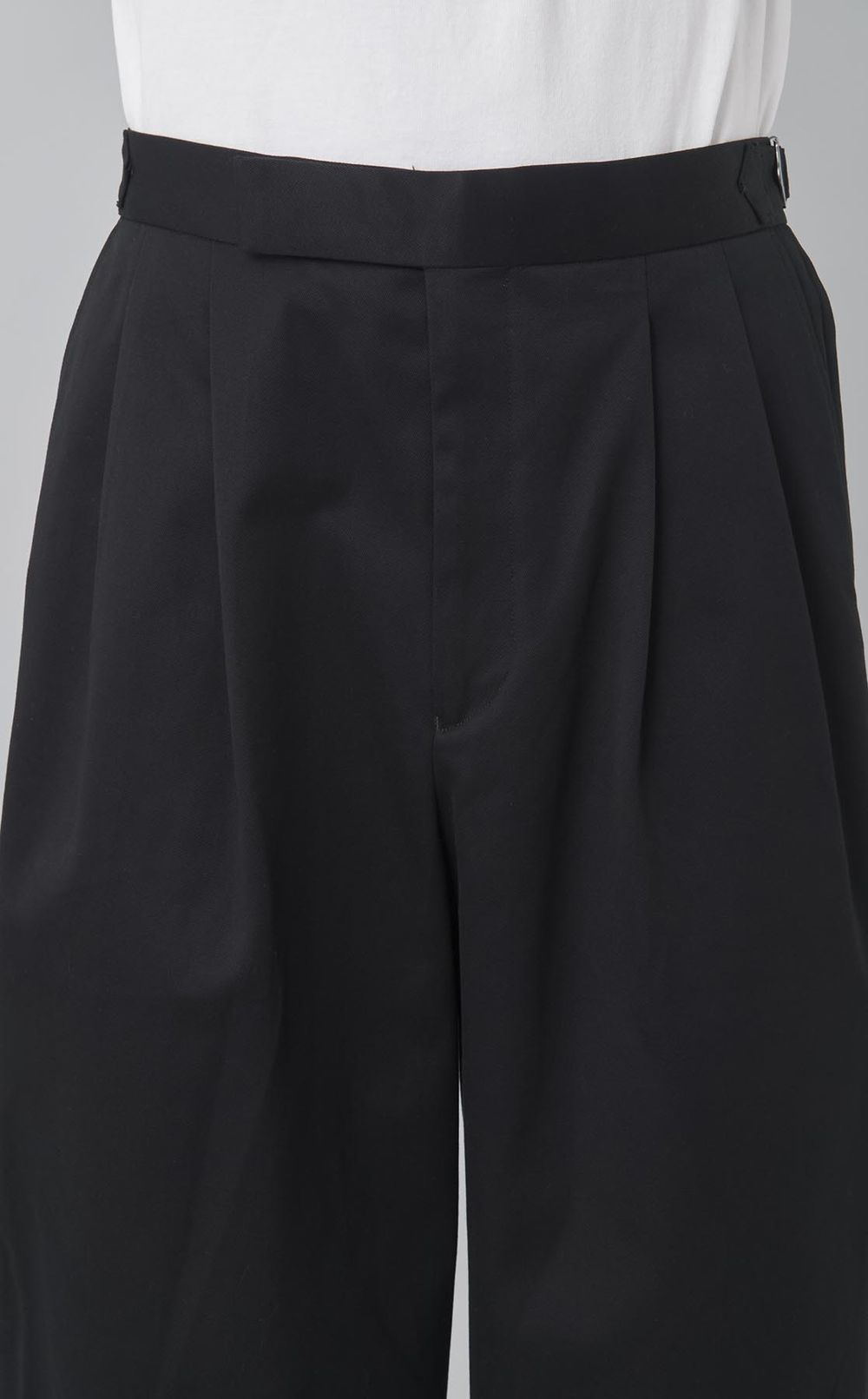 2タッククロップドトラウザー