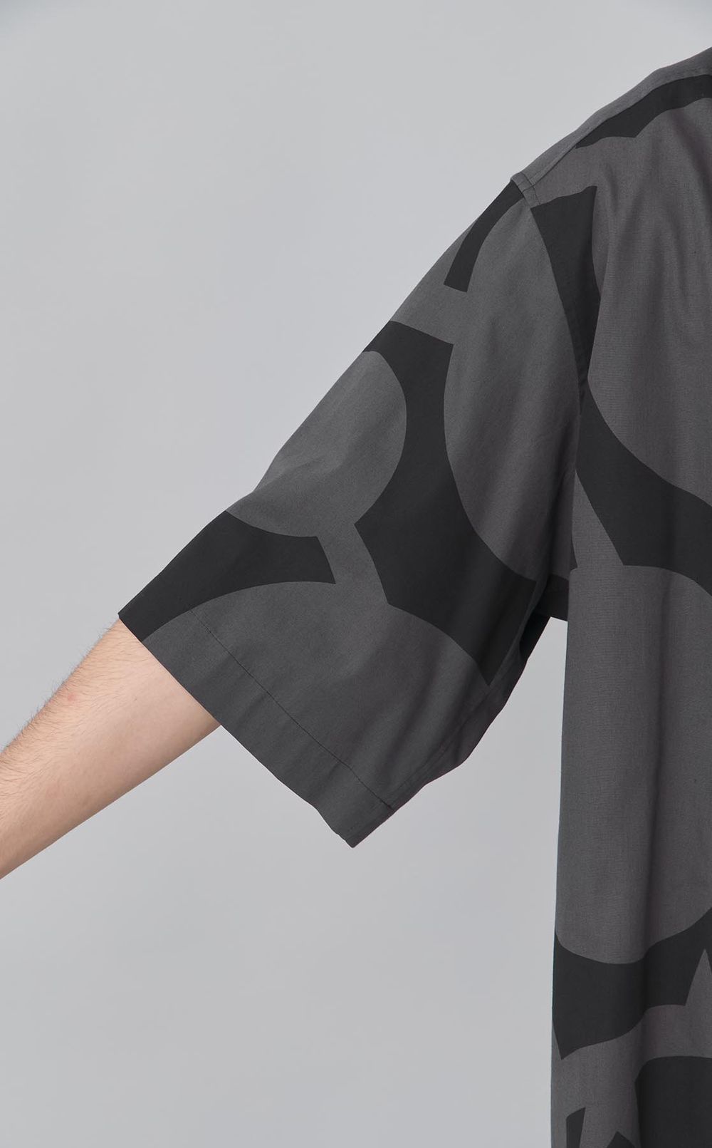 トゲ水玉オープンカラー半袖シャツ