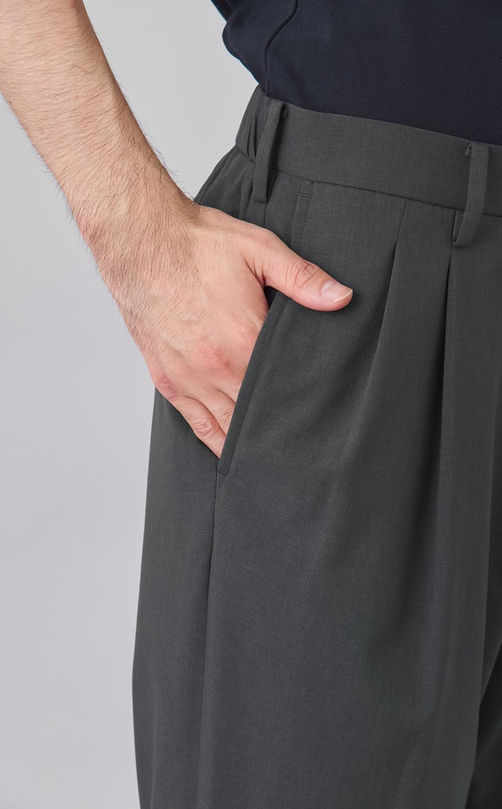 ファイントロピカルタックパンツ