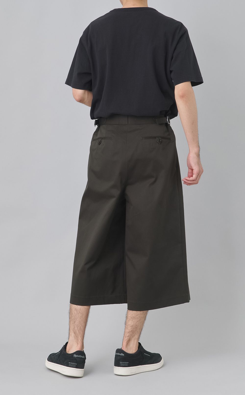 2タッククロップドトラウザー