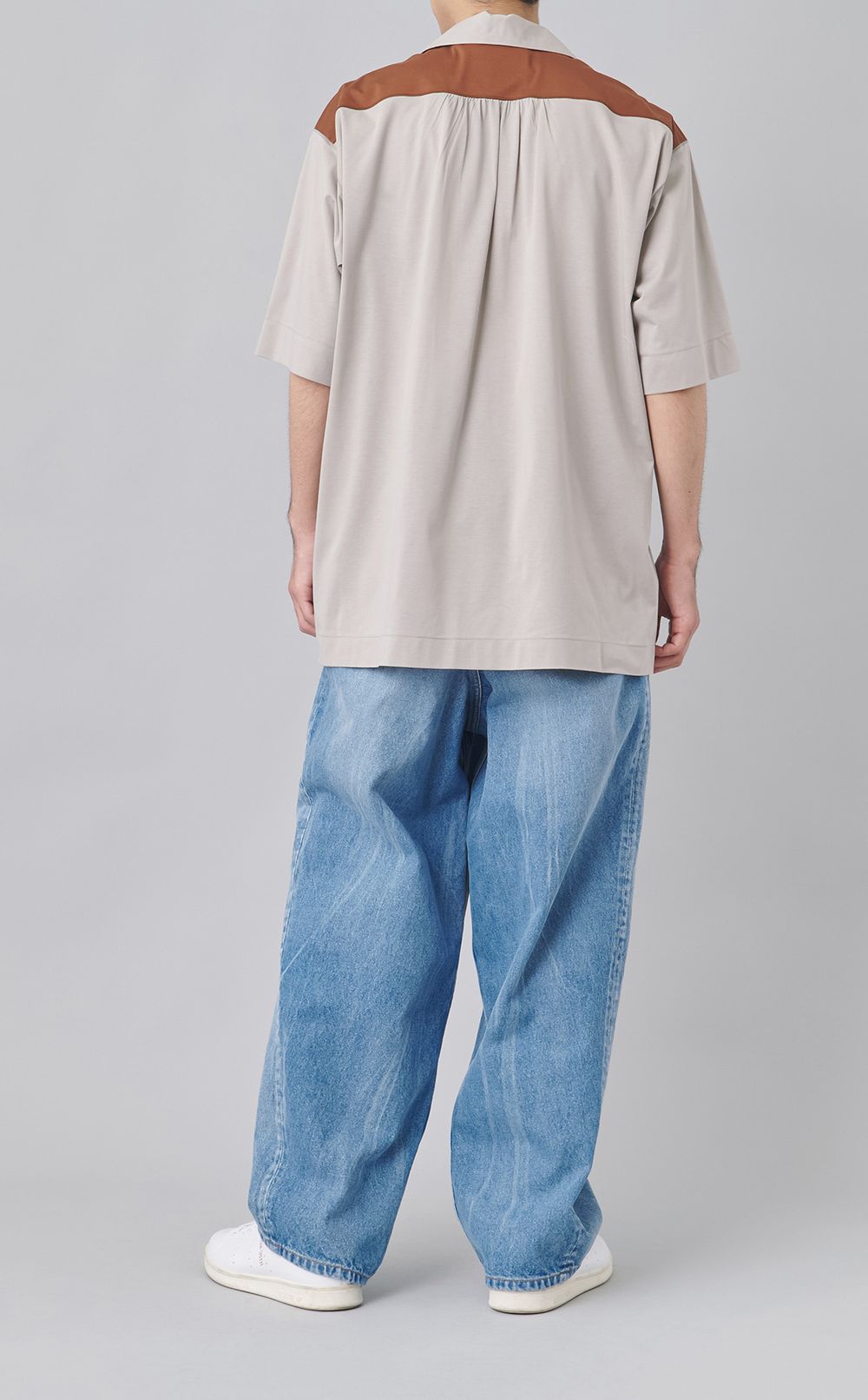 レギュラーカラーショートスリーブシャツ