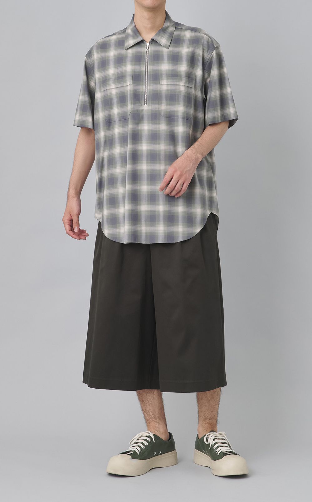 2タッククロップドトラウザー