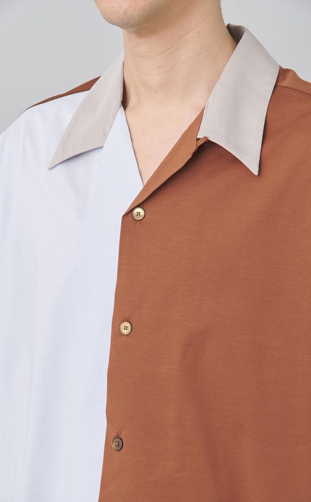 レギュラーカラーショートスリーブシャツ