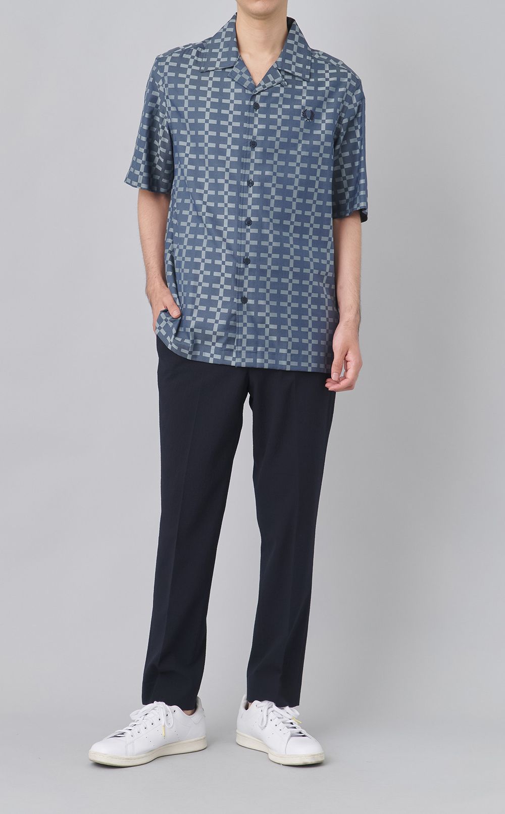 ジオメトリックプリントシャツ