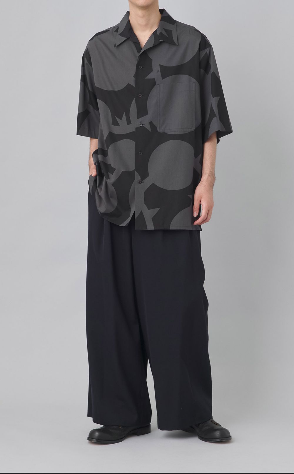 ウールギャバジンツータックパンツ