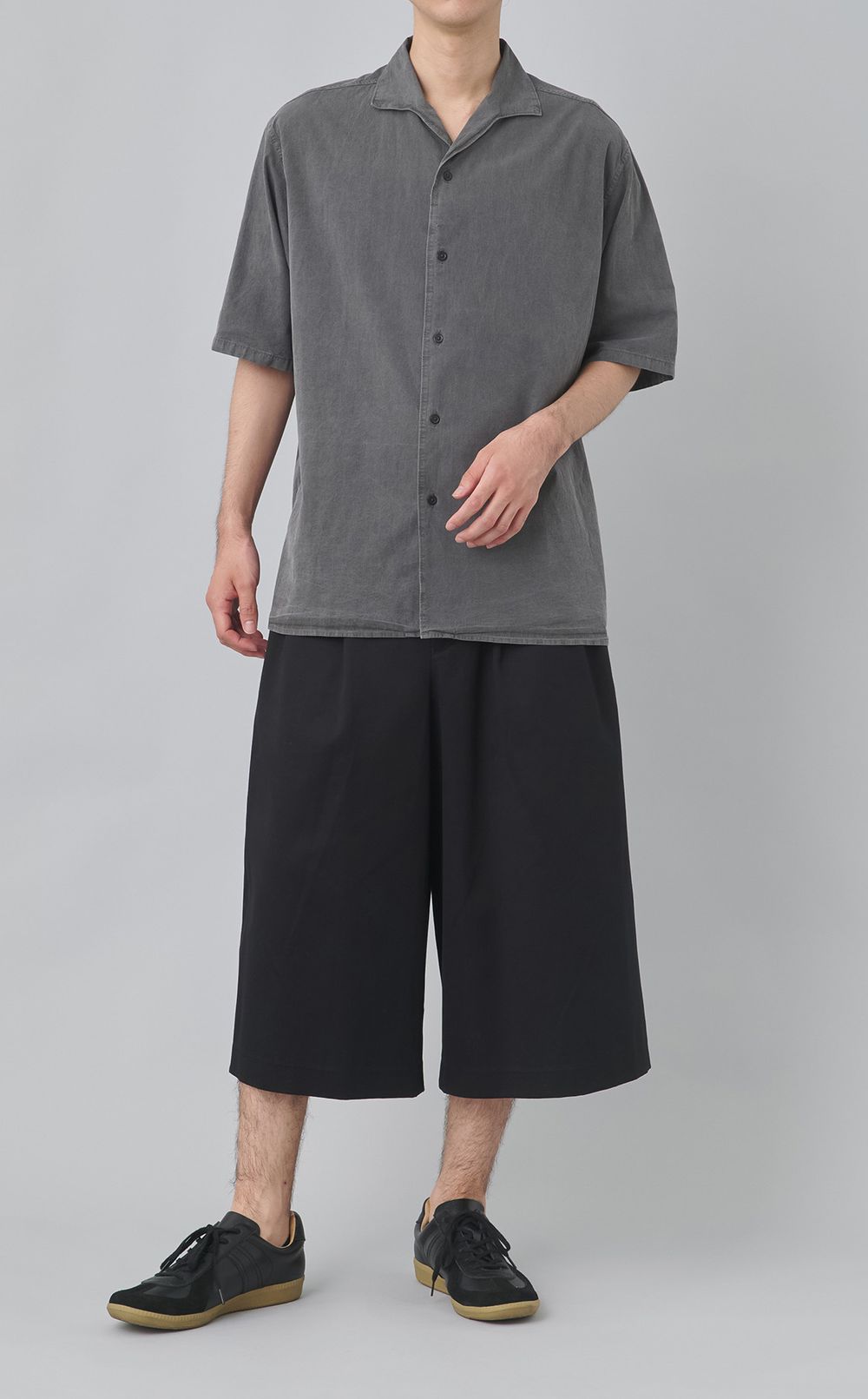 2タッククロップドトラウザー