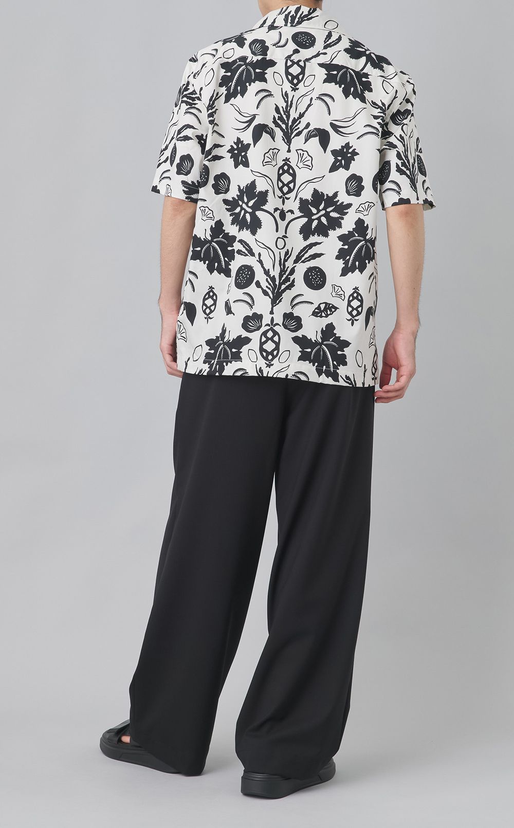 ボタニカル柄ショートスリーブシャツ