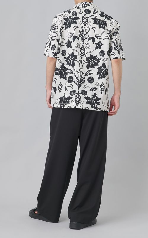 ボタニカル柄ショートスリーブシャツ