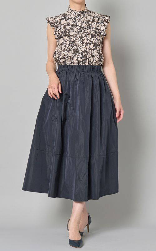 フリルノースリーブブラウス