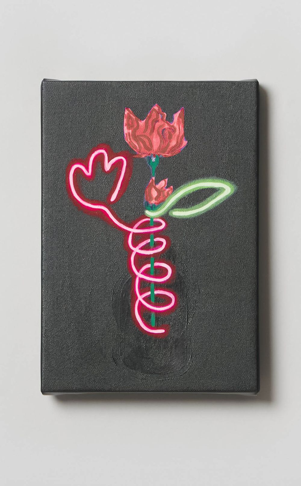 A vase and A tulip:04