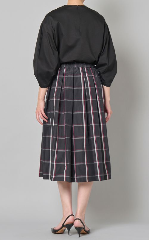 タックボリュームスカート