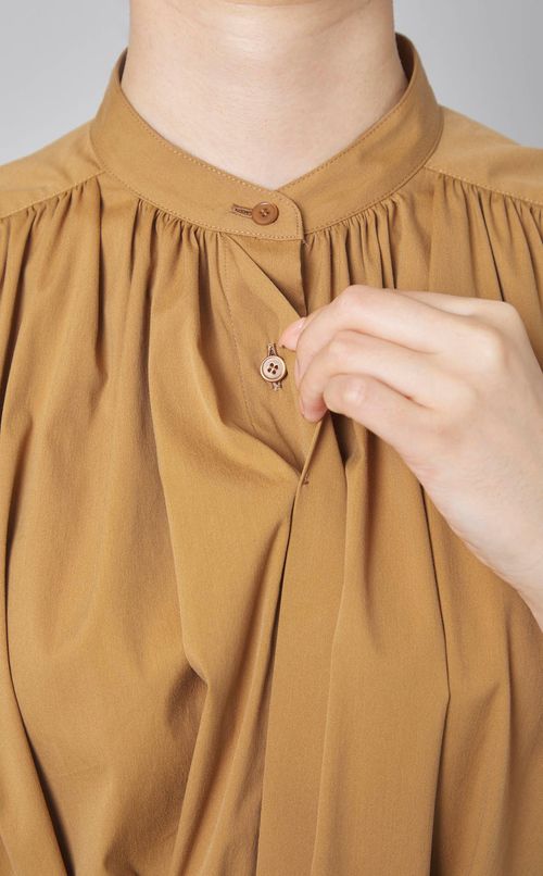 コットンアシンメトリーヘムブラウス