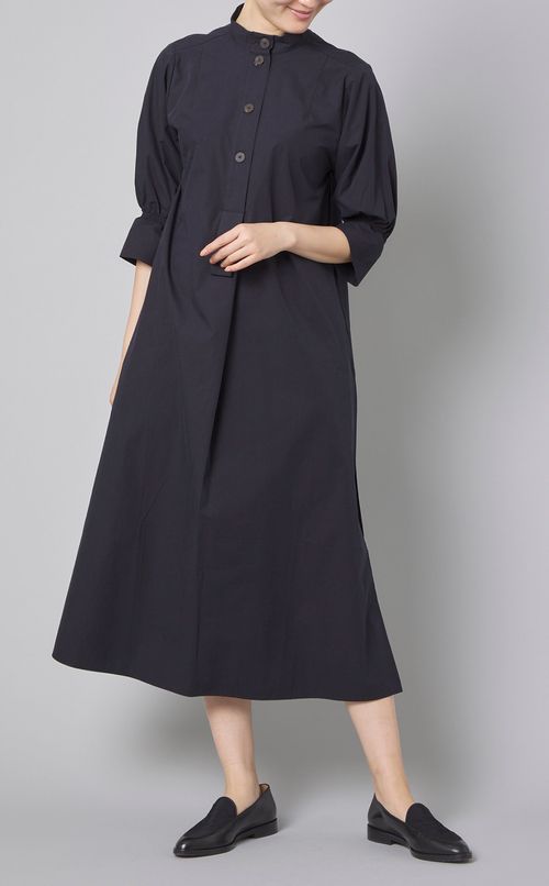 コットンスタンドカラーギャザーワンピース