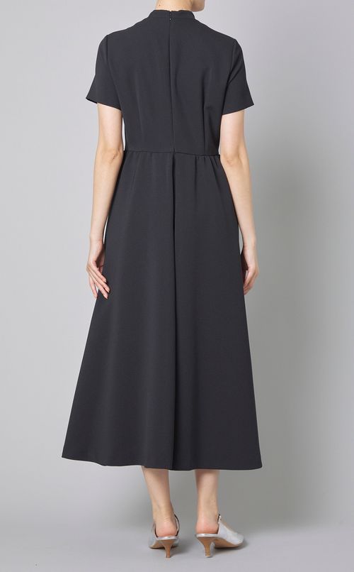 パール付スタンドカラーワンピース