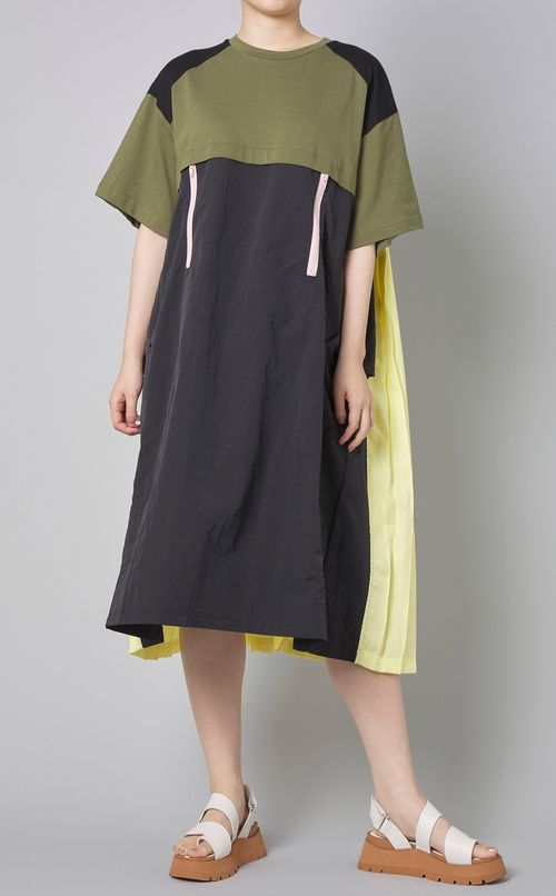 ギミックバックプリーツワンピース