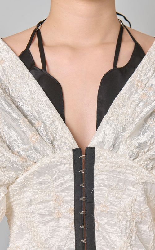 キャミソールレイヤードシアーブラウス