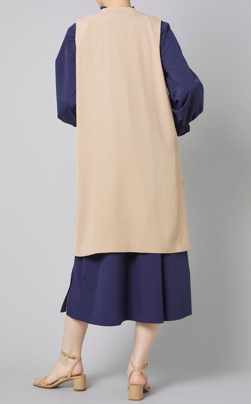 パール付Vネックロングジレ