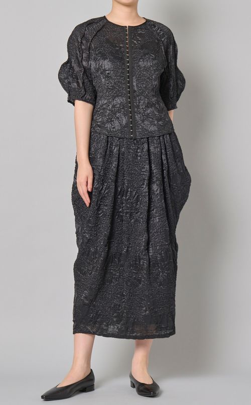 エンブロイダリーシアーブラウス