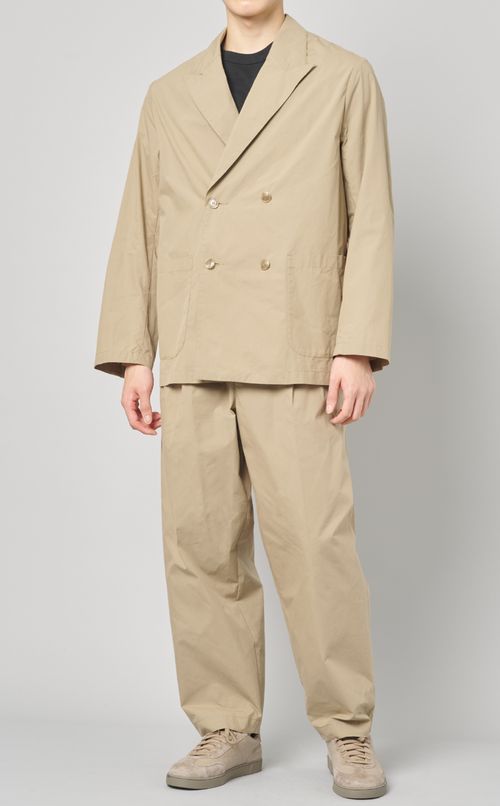 ピークドラペルダブルジャケット