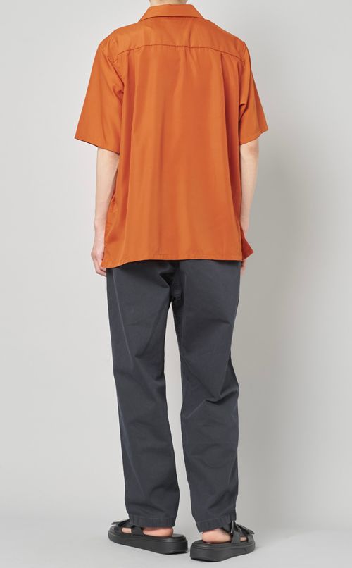 ポリエステルシャツ