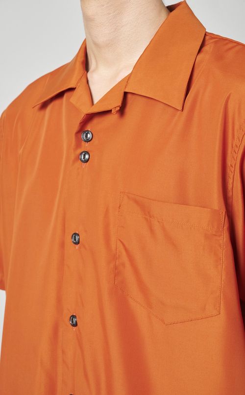 ポリエステルシャツ