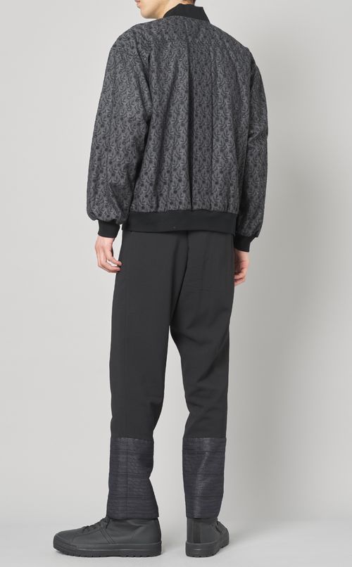 エンブロイダリーブルゾン