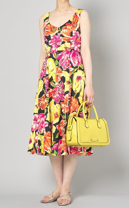 フラワープリントノースリーブワンピース