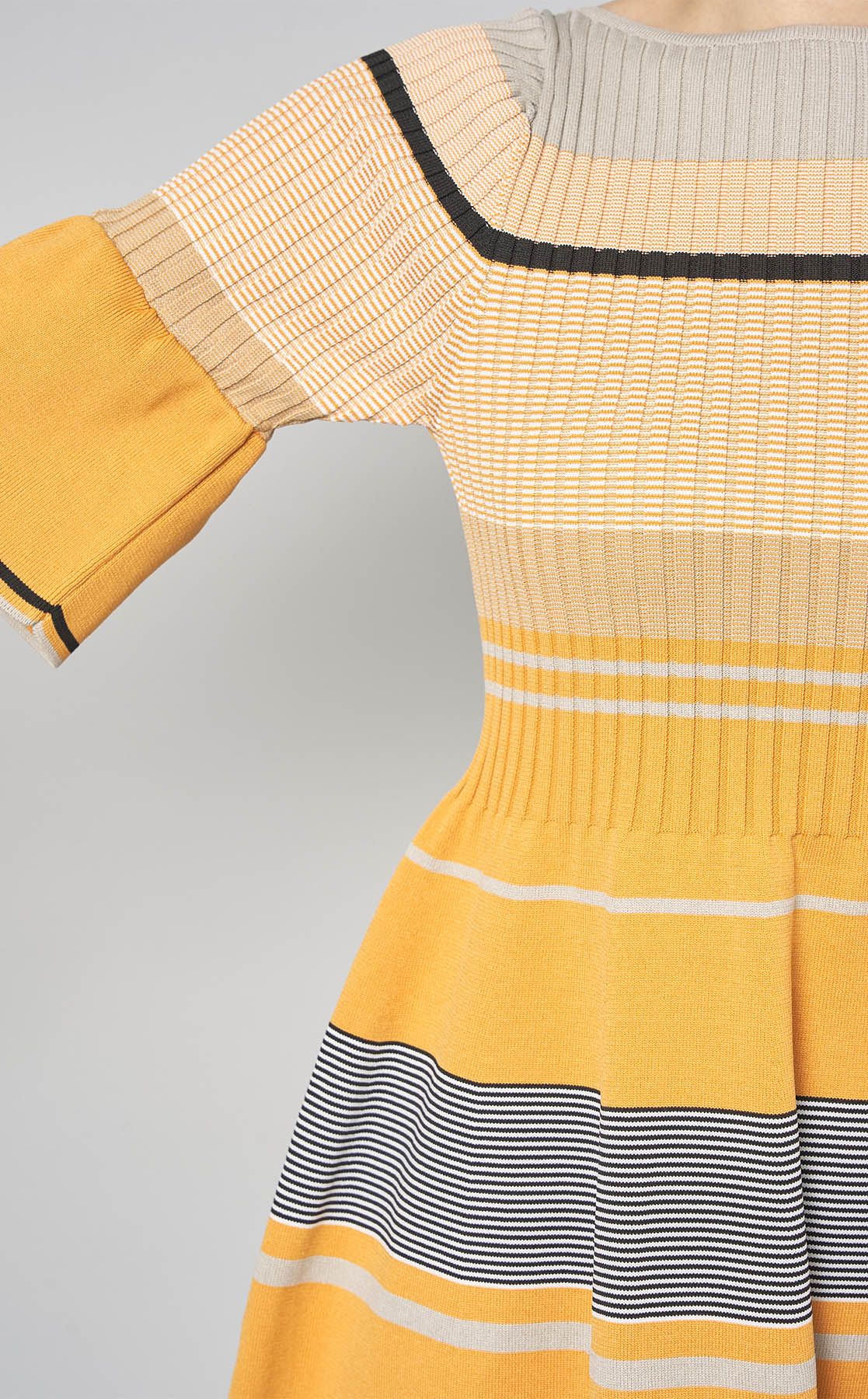 【トマト 】PINUE マルチカラーニットワンピース（グレー✖️ピンク） pinue マルチカラーニットワンピース PINUE ピヌエ マルチカラーニット