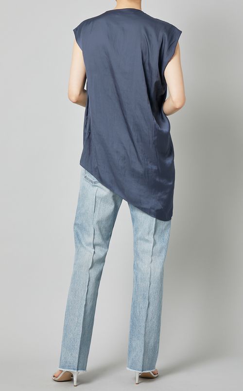 アシンメトリースリーブレスブラウス