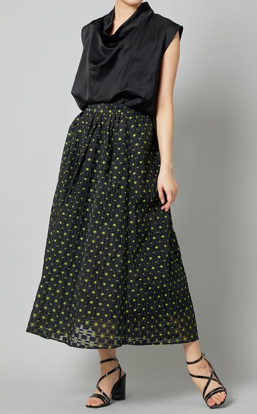 サテンスリーブレスドレープブラウス