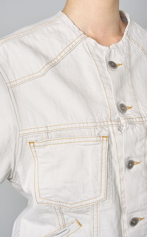 ノーカラーホワイトデニムジャケット