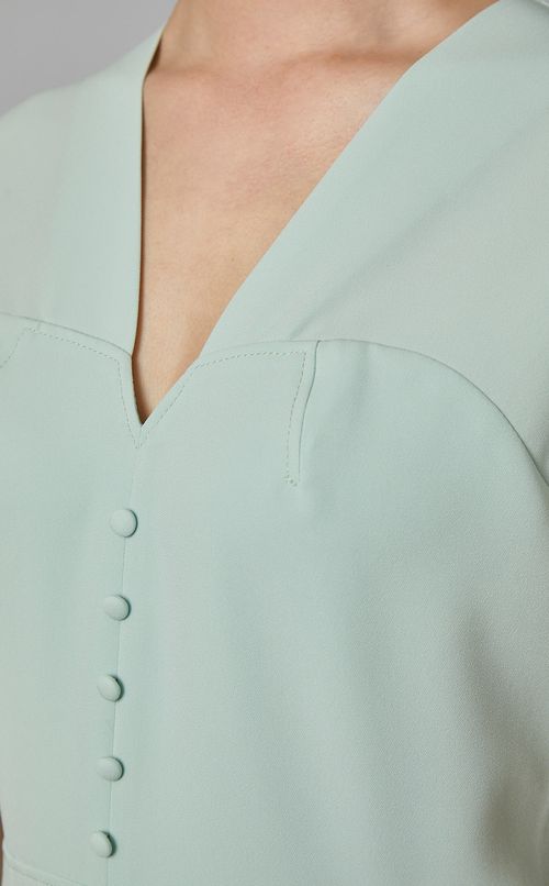 くるみボタンIラインワンピース